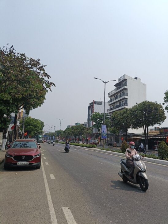 Bán nhà 2 tầng, mặt tiền kinh doanh đường 2/9, Đà Nẵng, đang cho thuê