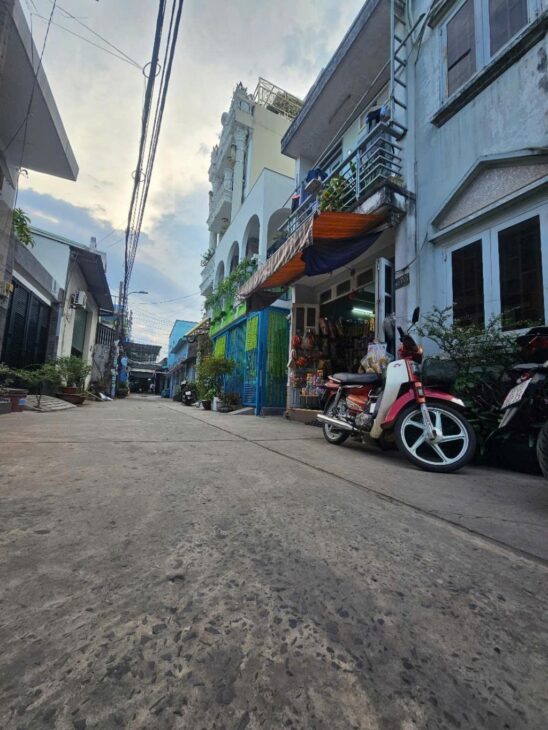 BÁN NHÀ MỚI, HXH THÔNG, 3 TẦNG, HOÀN CÔNG ĐỦ, NGAY NGUYỄN THỊ TÚ, BHH, BÌNH TÂN