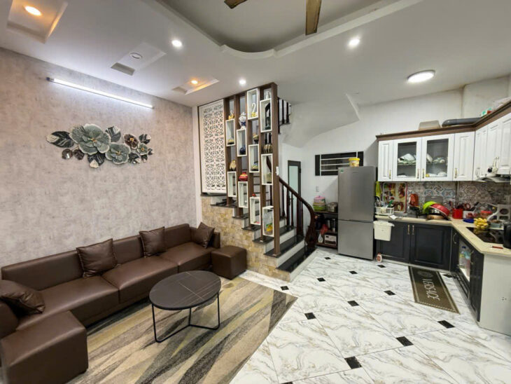 NHÀ TÂY SƠN, ĐỐNG ĐA, GẦN PHỐ, Ô TÔ QUA NHÀ, CHỈ 15.6 TỶ