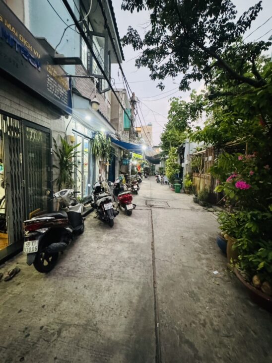BÁN NHÀ – HẺM XE TẢI- LÊ VĂN QUỚI – BÌNH TÂN – 52M2 – 2 TẦNG – 3 PHÒNG NGỦ – 4.04 TỈ