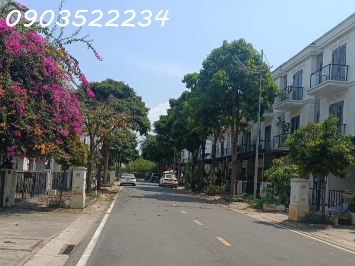 Bán nhà mặt phố tại Sim City, 9,5 tỷ, 80m2, 5PN, 4WC, pháp lý đầy đủ