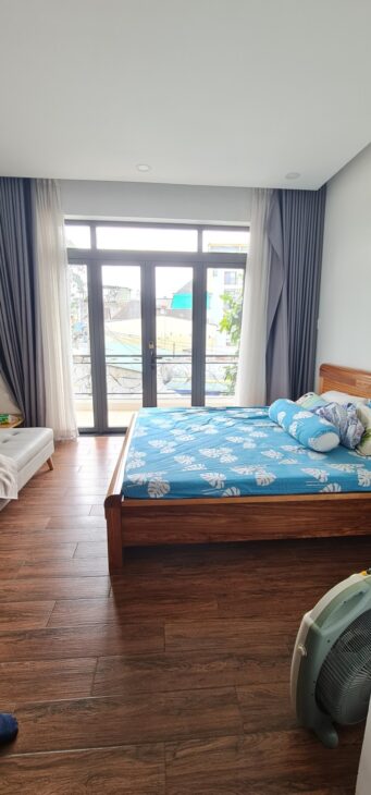 Bán nhà 92m² 2 tầng, 5PN, 3WC, Q.9, 7.15 tỷ, sổ hồng