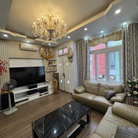 Bán nhà Hoàng Cầu, Đống Đa, ô tô tránh 48m2, 5 tầng, Mt 4.9m, chỉ 17 tỷ