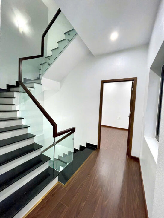 Bán nhà 4 tầng lô góc 2 mặt tiền Ngô Quyền, Hải Dương giá chỉ 4.x tỷ
