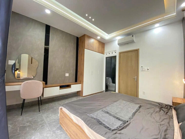 GẤP BÁN NHÀ MỚI DTSD: gần 340M2 sàn – 4PN-5WC – ĐẦY ĐỦ nội thất – 6,2 Tỷ – SỔ VUÔNG