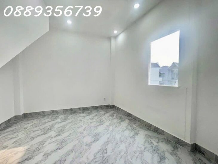 BÁN GẤP NHÀ CĂN GỐC MỚI XÂY 3 TẦNG + SÂN THƯỢNG ĐÚC BTCT – GẦN CHỢ SÁNG BÙI MINH TRỰC ngay đường