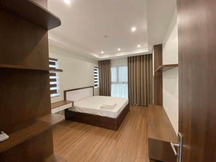 Bán Tòa Mặt Phố Mặt Phố Nghi Tàm, Tây Hồ 126m2/ 7Tầng Thang máy, MT 8m 75 Tỷ