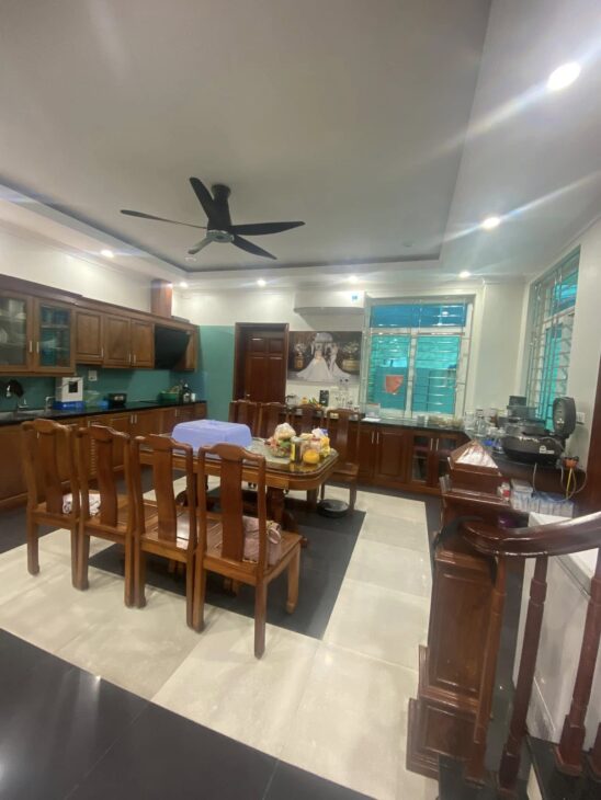 Cho thuê biệt thự Tây Hà, Tố Hữu, 200m2, 4 tầng, thang máy làm văn phòng, nhà ở