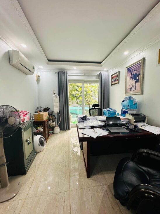 Cho thuê biệt thự Tây Hà, Tố Hữu, 200m2, 4 tầng, thang máy làm văn phòng, nhà ở