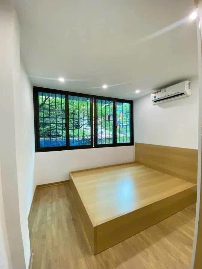 BÁN CĂN HỘ TẬP THỂ TẦNG 2-THÁI HÀ-ĐỐNG ĐA-4 NGỦ-3.4TY. LH: 0982769586