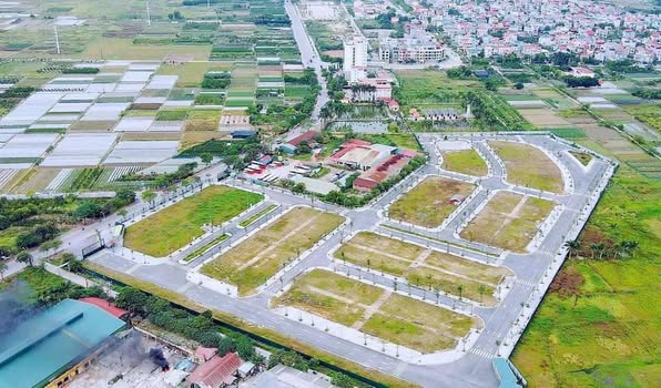 BÁN ĐẤT 180M2 TÁI ĐỊNH CƯ ĐÔNG NAM CỔ DƯƠNG TIÊN DƯƠNG ĐÔNG ANH (PHÚC THỊNH MỚI) – LÔ XẺ KHE 3 MẶT