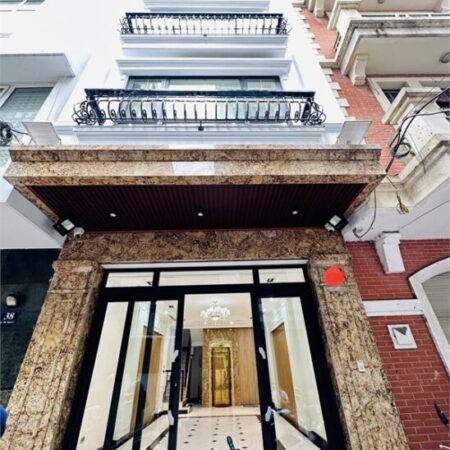 Bán Nhà 6 Tầng Thang Máy – Ngõ 106 Hoàng Quốc Việt – 50m², MT 4.5m – Ô Tô Tránh – Chỉ 25.8 Tỷ!