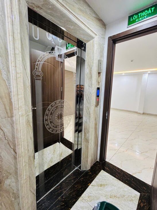 Tòa Nhà 7 Tầng Thang Máy Nguyễn Chí Thanh, 50m², Mặt Tiền 8m, Kinh Doanh Đỉnh