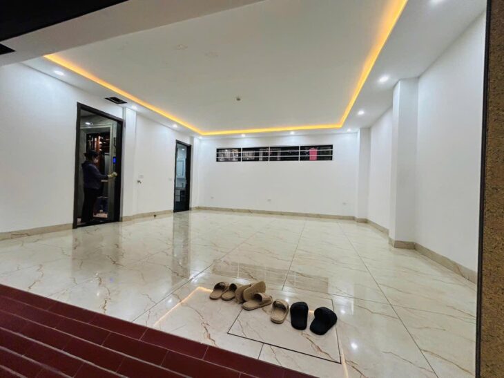 Tòa Nhà 7 Tầng Thang Máy Nguyễn Chí Thanh, 50m², Mặt Tiền 8m, Kinh Doanh Đỉnh