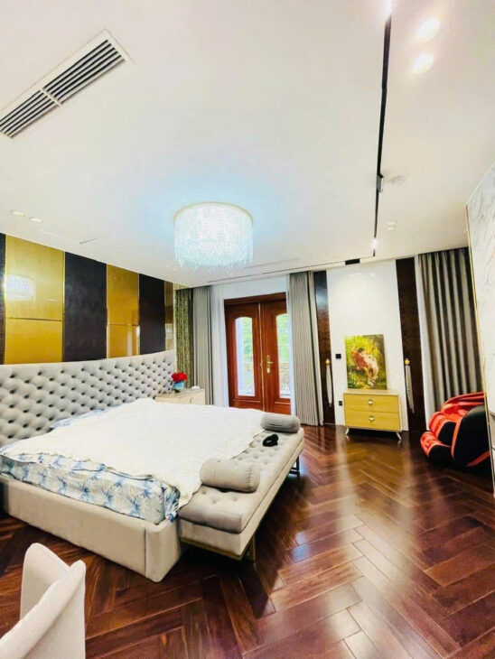 BÁN BIỆT THỰ PHỐ CHÙA LÁNG – 152M² – MT 8M – GARA Ô TÔ – NỘI THẤT TIỀN TỶ – GIÁ CHỈ 41,5 TỶ