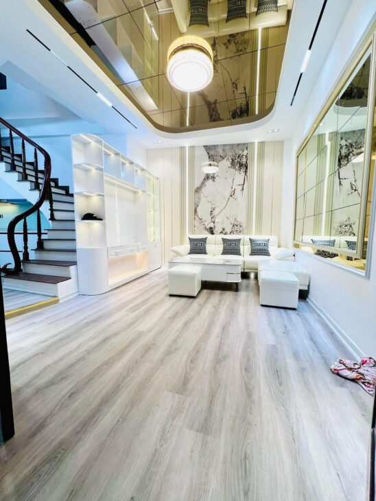 SIÊU PHẨM – PHÂN LÔ – Ô TÔ TRÁNH – VỈA HÈ RỘNG – PHỐ ĐỖ QUANG – KINH DOANH TẤP NẬP – PHỐ HIẾM NHÀ