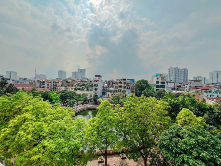 Liền kề VIP Lạc Long Quân – View Hồ – Ô tô vào nhà – 83m² x 6T, MT 5.5m – Thang máy