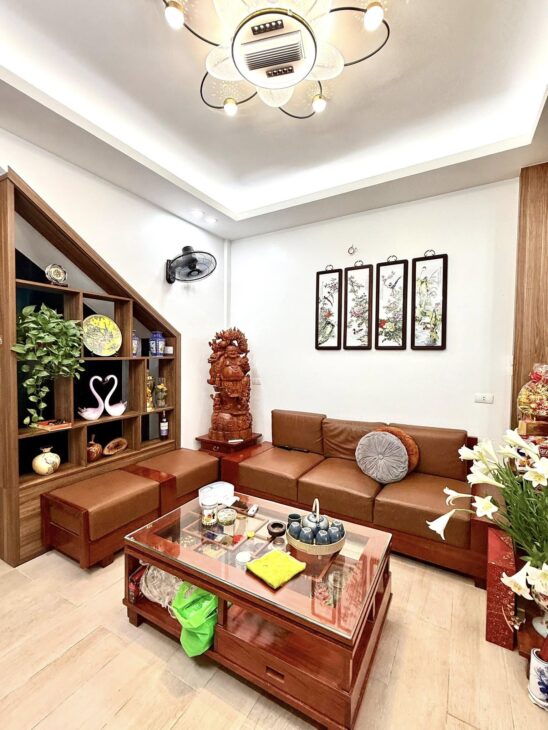 Bán SIÊU PHẨM Ô TÔ ĐỖ CỬA 50 m2 giá 14.4 TỶ tại Thái Thịnh, Đống Đa.