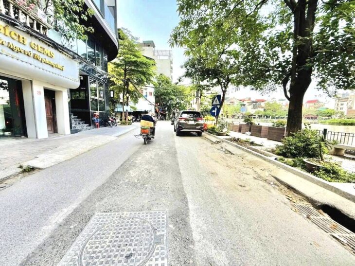 Mảnh Đất Hiếm-View Hồ Ngõ 135 Đội Cấn (Ngọc Hà) 95m/ MT 4.2m 36.8 Tỷ,Ôtô tránh