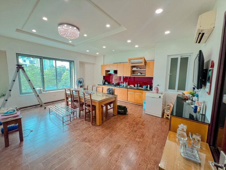 Liền kề VIP Lạc Long Quân – View Hồ – Ô tô vào nhà – 83m² x 6T, MT 5.5m – Thang máy