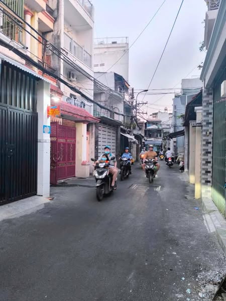 NHÀ ĐẸP PHAN VĂN TRỊ GV – ĐỐI DIỆN KDC CITYLAND & ST LOTTE N.V.LƯỢNG – DT 47M² – 3 TẦNG CHỈ NHỈNH 5