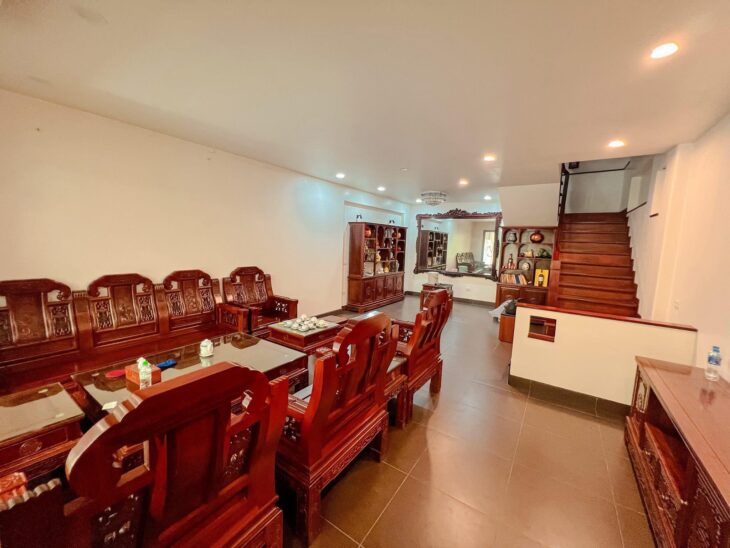 Liền kề VIP Lạc Long Quân – View Hồ – Ô tô vào nhà – 83m² x 6T, MT 5.5m – Thang máy