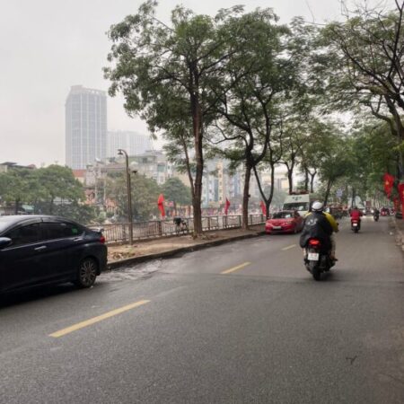 BÁN NHÀ MẶT PHỐ – VỈA HÈ – KINH DOANH SẦM UẤT – TRUNG TÂM QUẬN THANH XUÂN 65M2*30TỶ