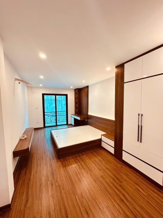 Nhà Mới Đại Từ 42m² x 6 Tầng, Thang Máy, Ngõ Thoáng, Giá 9.2 Tỷ