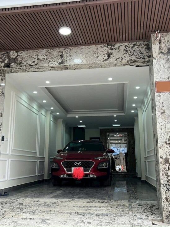 NHÀ MỚi NGUYỄN VĂN HUYÊN – CẦU GIẤY – THANG MÁY – ÔTÔ VÀO NHÀ – NGÕ THÔNG – 45m2*7T