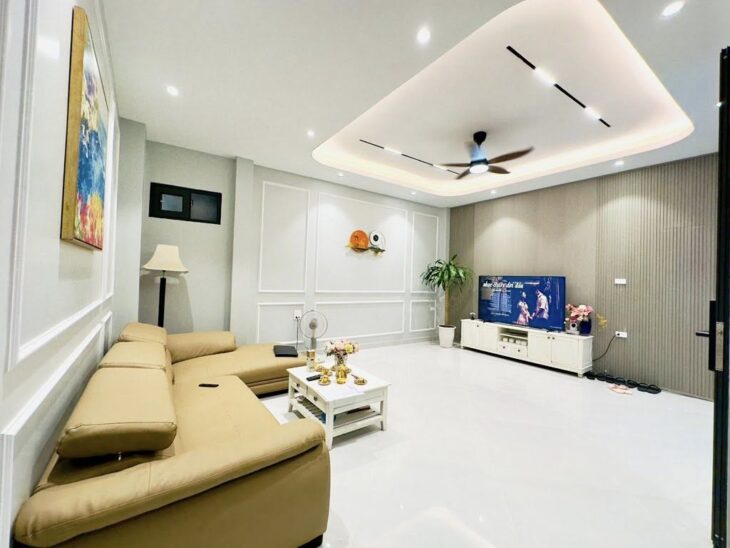 Bán Nhà Phố Minh Khai – 50m Vuông Xây 5Tầng Thang Máy – Mặt Tiền 6m – Vài Mét Ra Mặt Phố