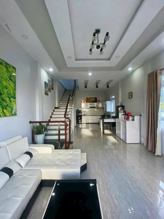 BÁN VILLA ĐỒI THÔNG TIN PHƯỜNG 8 ĐÀ LẠT – Ô TÔ ĐẬU TRONG SÂN – 9.5 TỶ