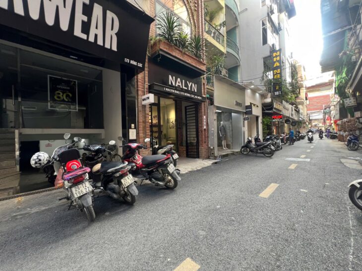 PHỐ THỜI TRANG-Mặt Phố Đông Các (Hoàng Cầu,Ô Chợ Dừa) 64/70m,8T Thang máy 38 Tỷ