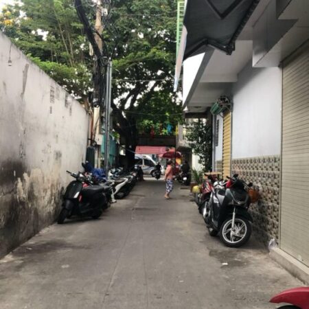 TRUNG TÂM [#BÌNH_THẠNH]- P21- HẺM XE HƠI ĐẬU CỬA – 4PN- CÓ SÂN ĐỂ XE PHÍA TRƯỚC- CHÍNH CHỦ LÂU NĂM.