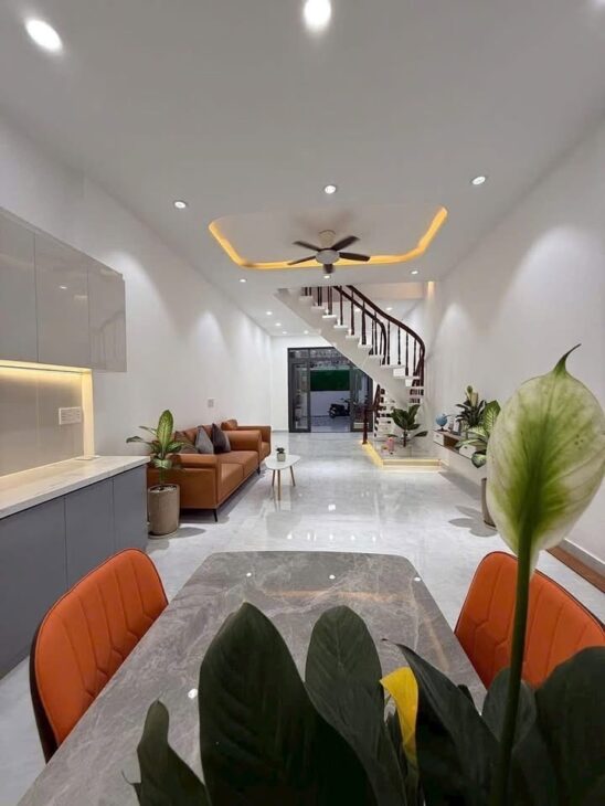 Bán nhà 92m², 2 tầng, 3PN, Q.9, 5.6 tỷ, sổ hồng