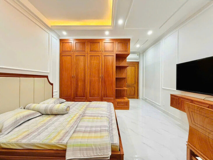 Nhà phố 5 lầu ngang 5m hẻm 380 Nguyễn Văn Khối DTSD 170m2 tặng NT gần CV chỉ 7 tỷ xíu.