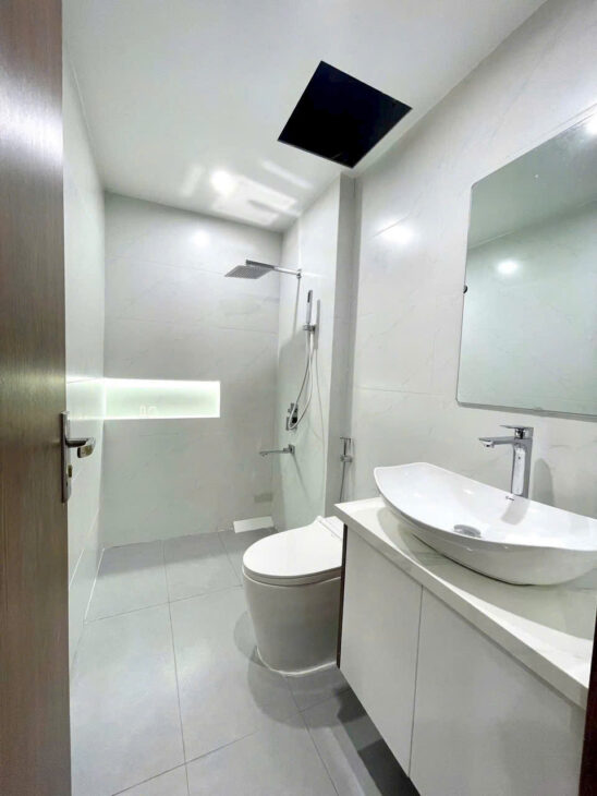 Bán nhà 4 tầng lô góc 2 mặt tiền Ngô Quyền, Hải Dương giá chỉ 4.x tỷ
