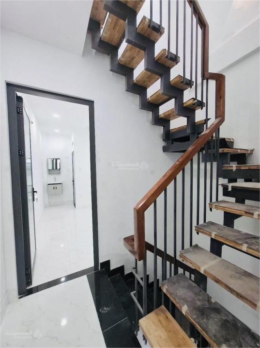 ???? Bán nhà mới CMT8, Q.10, giá rẻ 7.x tỷ!