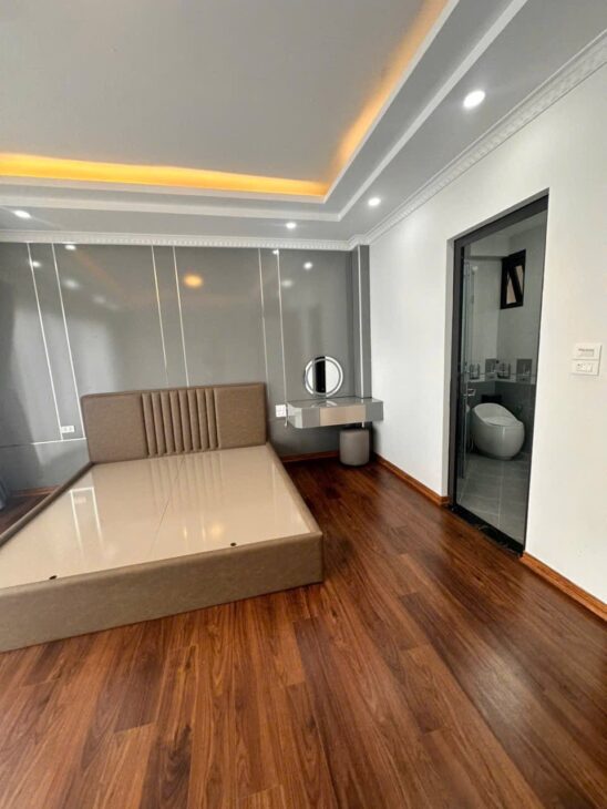 Bán Nhà Long Biên 75m x 6 Tầng Thang Máy Mt 6.1m Gara Ô Tô Giá 15.6 Tỷ.