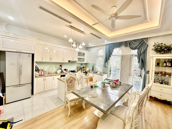 BÁN BIỆT THỰ VƯỜN ĐÀO – 281M² x 5 TẦNG – VIEW VƯỜN HOA – THANG MÁY – NỘI THẤT XỊN – GIÁ 129 TỶ