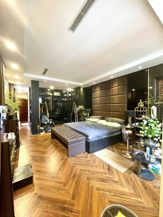 ĐƯỜNG LÁNG???? ĐỐNG ĐA????56M2 x 4T????14.5 TỶ????Ô TÔ VÀO NHÀ????KD SẦM UẤT NGÀY ĐÊM???? NỘI THẤT XỊN