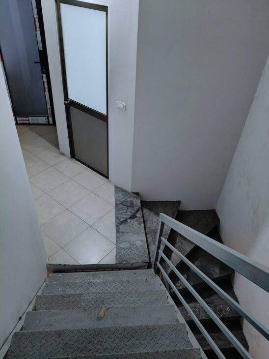 Chính chủ bán gấp nhà ngõ ô tô – 174 Trần Duy Hưng: 59m2 – 5 tầng, MT: 5,5m. 11 tỷ.