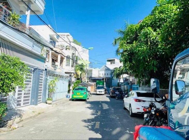 BÁN NHÀ CẤP 4 MẶT TIỀN ĐƯỜNG 8M TTTP NHA TRANG.