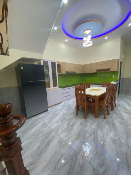 Bán nhà 3 Tầng Dĩ An,đượng nhựa 8m thông thoáng,gần ngã tư Chiêu Liêu