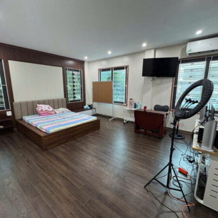BÁN BIỆT THỰ SÂN VƯỜN – VĨNH PHÚC, BA ĐÌNH – 141M² – MT 8.2M – VỈA HÈ Ô TÔ TRÁNH – GIÁ 43.2 TỶ