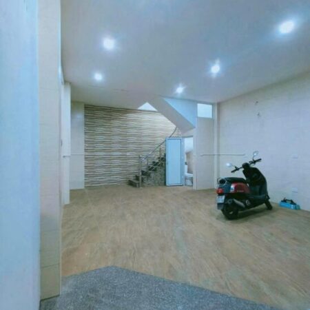 Bán nhà ngõ Chợ khâm thiên 45m 6 tầng khép kín Gần phố Giá tốt