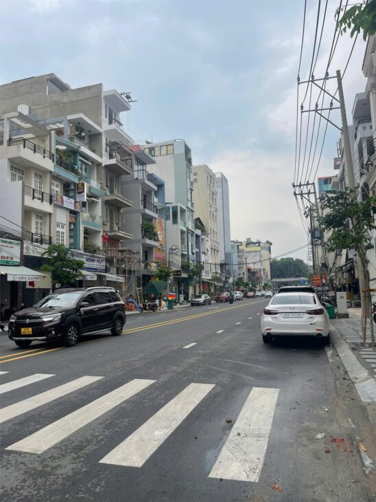 4.4×16, BÁN NHÀ 3 TẦNG, HẺM 12m, HOÀNG HOA THÁM, P12, TÂN BÌNH, NHỈNH 11 TỶ