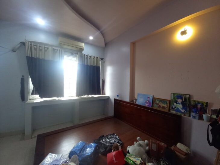 Bán nhà mặt phố Q.9, 140m², 3 tầng, 4PN, 9.35 tỷ, sổ hồng