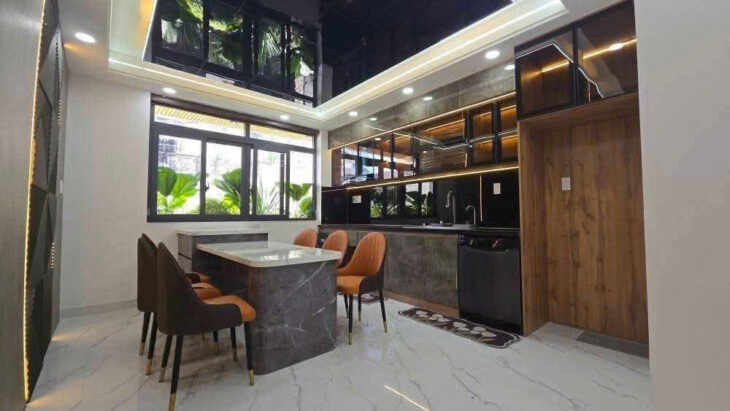 Bán nhà mới 100%, DTSD: gần 340M2 sàn – 4PN-5WC – Full nội thất – 6,2 Tỷ Bớt Lộc – Siêu