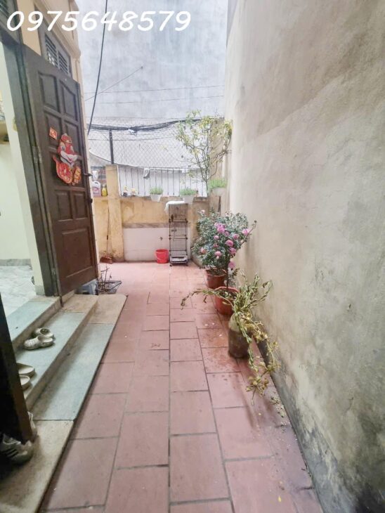 Bán nhà Tôn Thất Tùng 60m hai thoáng sân vườn giá tốt