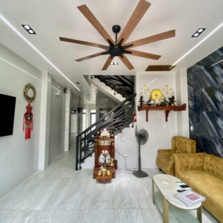 Bán nhà 80m², 5PN, 5WC, 4 tầng, Q.9, 7.4 tỷ, sổ hồng